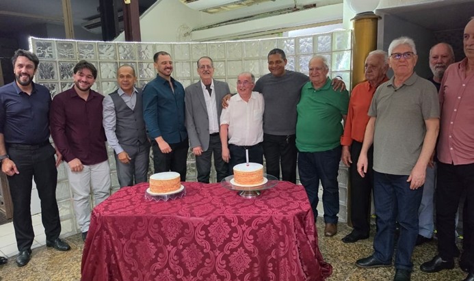 Pais asfabeanos são homenageados com alegria e emoção